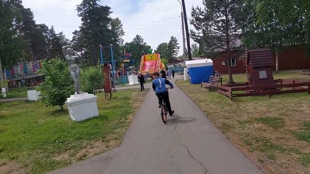 прогулка экскурсия по Мариинску - часть 7 ( городской парк) смотреть онлайн