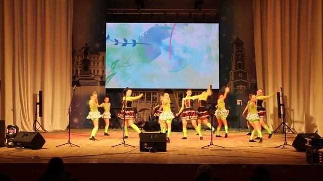 Народный танцевальный ансамбль 