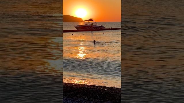 Утро в Ялте смотреть онлайн