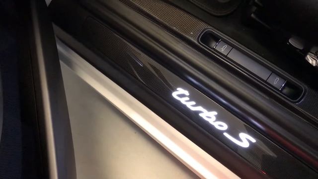 Porsche 991 Illuminated Door Sills смотреть онлайн