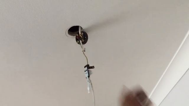 HOW TO REPLACE HALOGEN 12V SPOTLIGHT TO A 230V GU10 LED SPOTLIGHT смотреть онлайн
