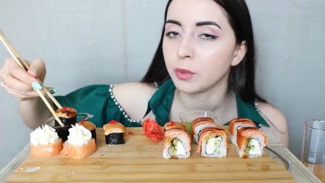 СУШИ РОЛЛЫ  /МУКБАНГ Asmr / ФИЛАДЕЛЬФИЯ СЕТ Ayka Emilly