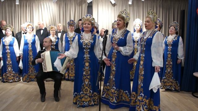 Поёт хор Русь "РОССИЯ" (Н. Гудкова, Е. Сивохина, А. Пиксайкина) муз. В. Булюкин сл. А. Хлебников смотреть онлайн