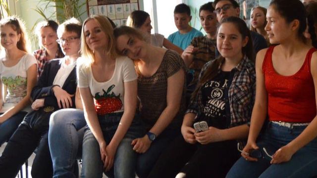 Когда друг уезжает смотреть онлайн