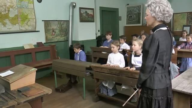 Eine Schulstunde Anno 1914 смотреть онлайн