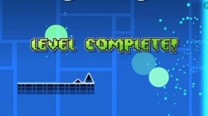 играю в геометрий дэш в версию 1.0-самая 1 версия