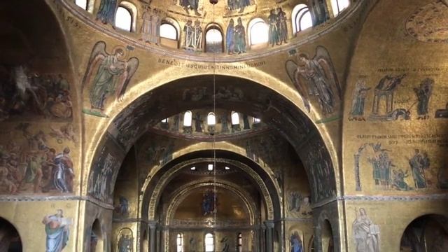 Exploring St. Mark's Cathedral in Venice смотреть онлайн