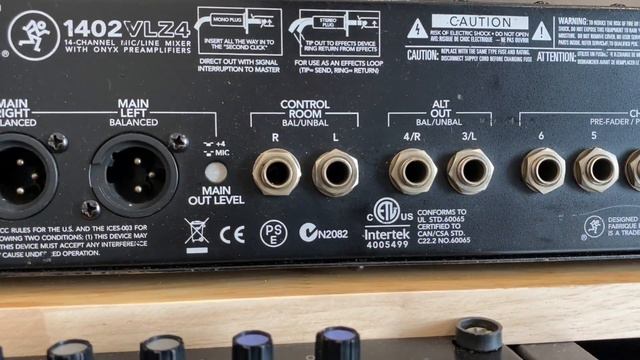 Mackie 1402 Vlz4 ;0909880196