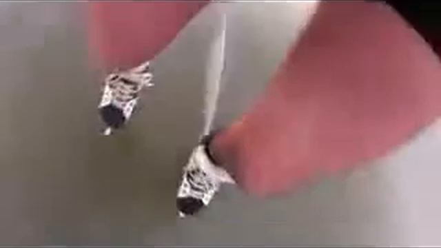 Безумный мужик на замерзшем озере смотреть онлайн