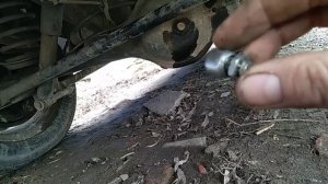 нива почему течет задний мост