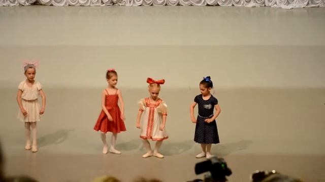 Балетная школа Вежновец.Отчетный концерт_ 2015. Танец Куклы смотреть онлайн
