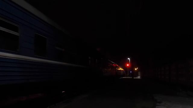 Тепловоз ТЭП70К-0322 прибывает с поездом №625 Витебск-Минск. смотреть онлайн