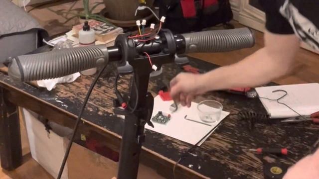 Uscooter - E-twow - Booster GT scooter not working - E2 E4 error code repair смотреть онлайн