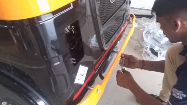 Bajaj Auto Rikshaw Body Fitting By Showroom/ Dealership |Bajaj BS6 OBD2 Auto Complete Fitting | смотреть онлайн