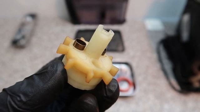 DeLonghi Grinder Cleaning and Adjust | Step by Step смотреть онлайн