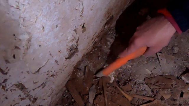 Coins under the floor. / Монеты под полом старого дома. смотреть онлайн