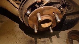 KIA Пиканто. Клин колеса. Регулировка ручника и ревизия колодок.