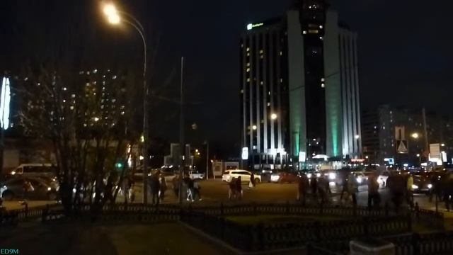 У метро Сокольники, 8 октября 2013 (Moscow Evening) смотреть онлайн