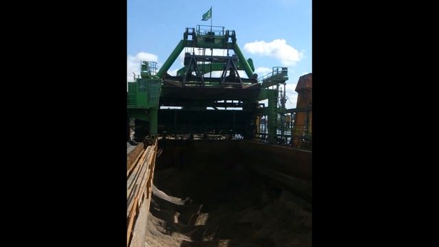 Opróżnianie ładowni смотреть онлайн