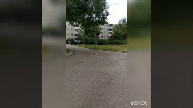 город Пушкино Московской области. Пруд в центре города. Андрей и Людмила. смотреть онлайн