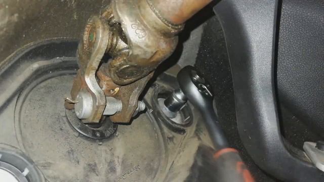 Резиновый скрип при повороте руля Peugeot 308