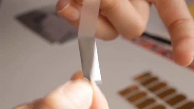 Ценителям золота посвящается Зеркальный золотой маникюр смотреть онлайн