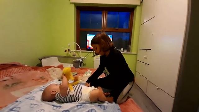 How do you change the baby nappies ???? Cute baby ? смотреть онлайн