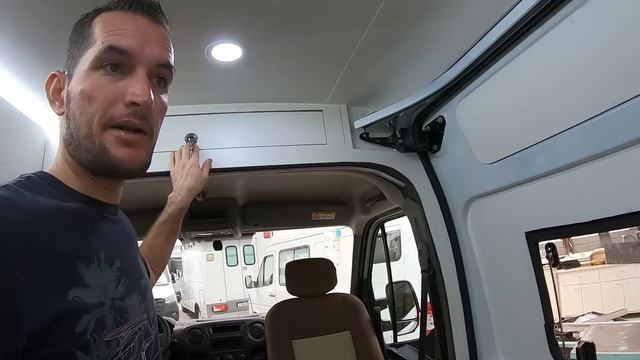 Primeiro Motorhome montado em uma Renault Master na Garagem Motorhome o Sonho смотреть онлайн