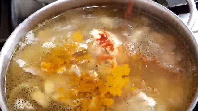 Грибной супчик на курином бульоне. смотреть онлайн