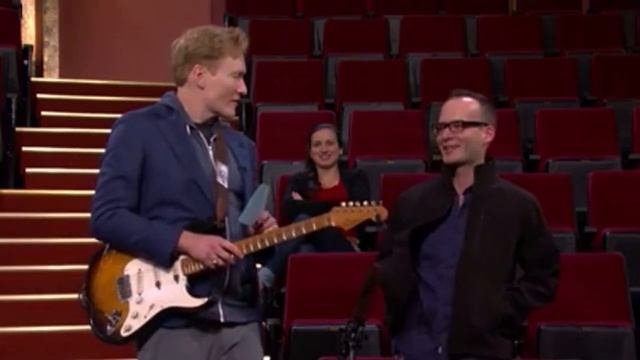 Scraps: The intern drove Conan’s Tesla смотреть онлайн