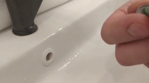 Как снять аэратор (сеточку) с крана или смесителя - снято на видео