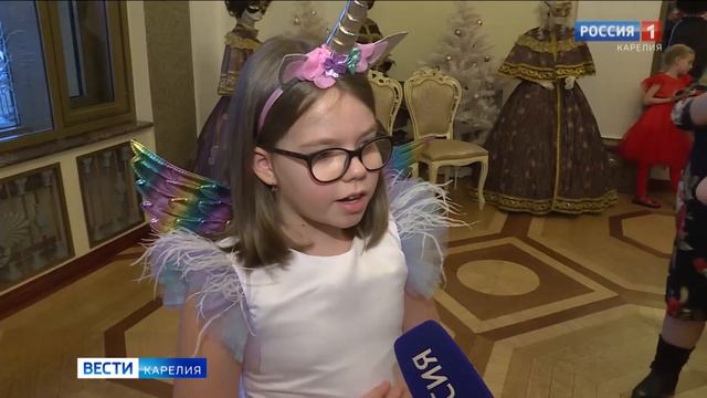 Полтысячи детей со всей республики зажгли главную ёлку Карелии в Музыкальном театре смотреть онлайн