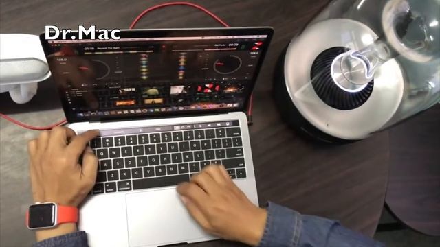 DJ Pro on new MacBook Pro Touch Bar смотреть онлайн