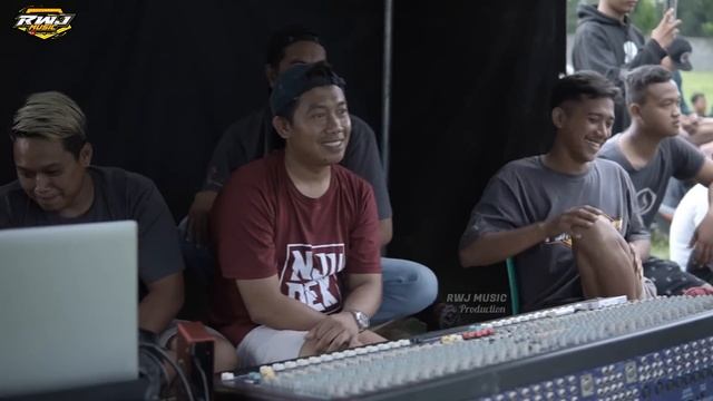 DJ MR OBA OBA BOMBASTIC STYLE SLOWBASS • CEK SOUND SUMBERSEWU RWJ MUSIC смотреть онлайн