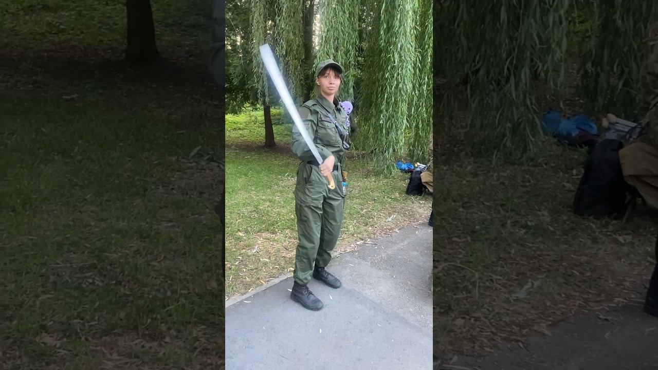 Девушка с шашкой смотреть онлайн