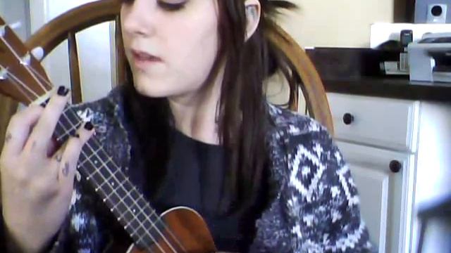 Britney Spears "Toxic" ukulele cover- (style of Melanie Martinez) смотреть онлайн