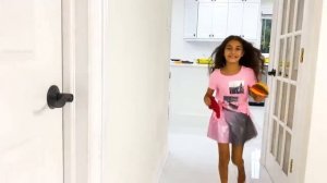 Хайди, Зидан и история про монстра в спальне