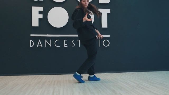 Hip Hop Dance by "LIZZY"/ Good Foot Dance Studio смотреть онлайн