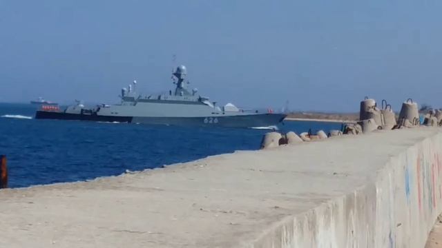 Корабли.АР Крым г.Севастополь съёмка с Южного-Мола смотреть онлайн