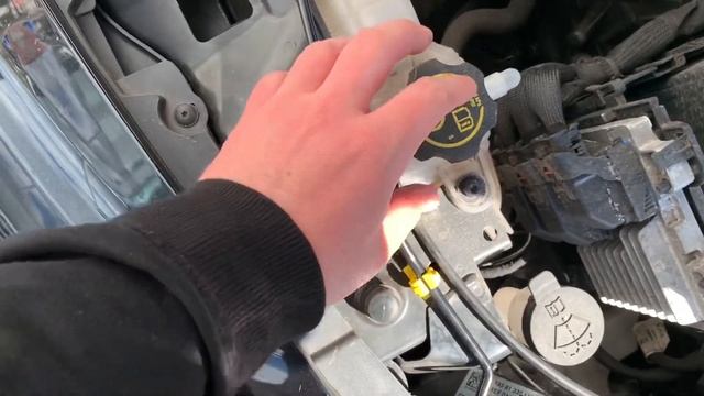 PKW Motorhaube öffnen und schließen Opel Corsa E Anleitung смотреть онлайн