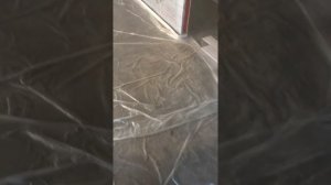 Полусухая стяжка пола по деревянным лагам на винтовых сваях 110 мм