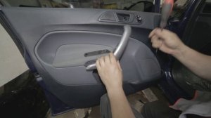 Ford Fiesta '2 disassembly door (разборка дверей)