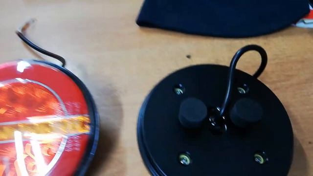 фонарь задний диодныей с бегующим повторителем 12в 24 в смотреть онлайн