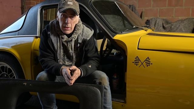 TVR Repairing and replacing door hinges смотреть онлайн