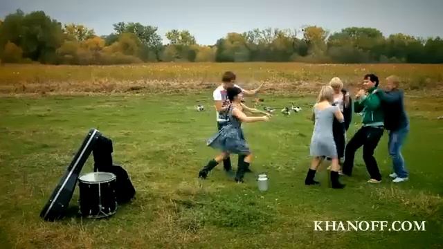 За край - Ідуть Доярки смотреть онлайн