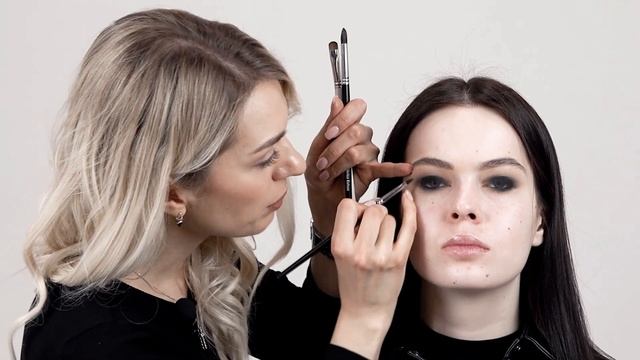 SMOKY EYES Смоки Айс смотреть онлайн