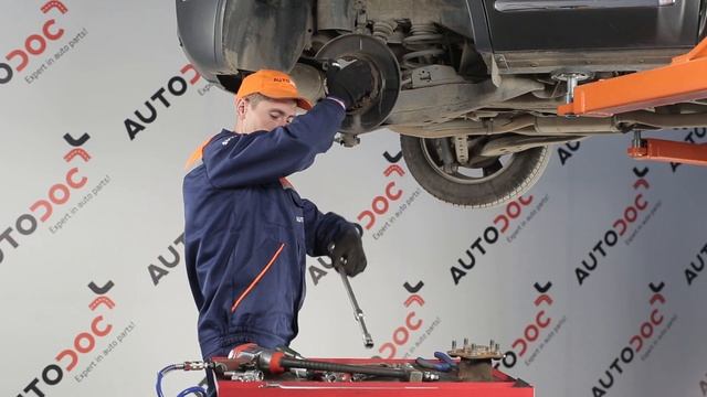 Ako vymeniť ložisko zadného kolesa na NISSAN QASHQAI 1 [Návod] смотреть онлайн