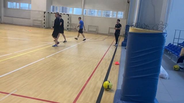 Игровое упражнение 4 на 4 по зонам смотреть онлайн