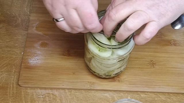 Очень вкусный салат из огурцов на зиму. Из не красивых во вкусные. смотреть онлайн