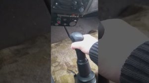 Как переключать коробку передач на КамАЗ 65115.